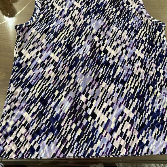 90s Vintage Blue and white sleeveless top - Picture 2 of 3